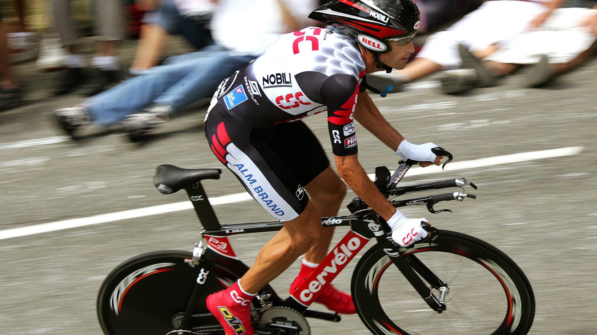 电竞女神COS出战夺冠，引爆二次元体育圈，电竞职业选手的玩cos的