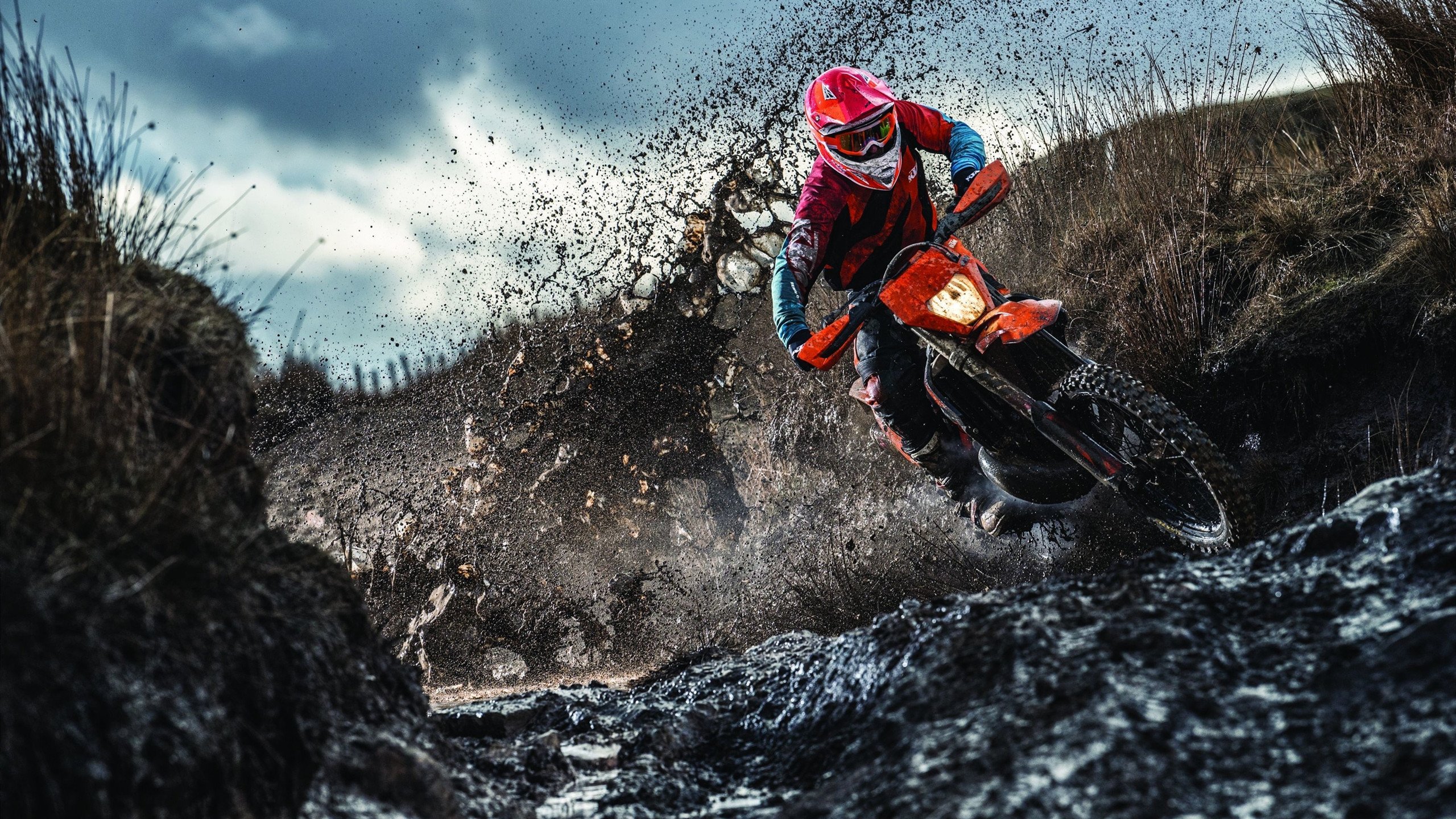 后场反击:防守反击战术的精彩体现,后场击球技术有哪些